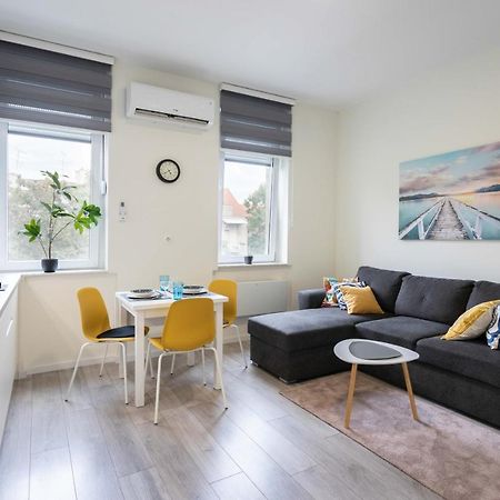 Bright And Modern Apartments In City Center 자그레브 외부 사진