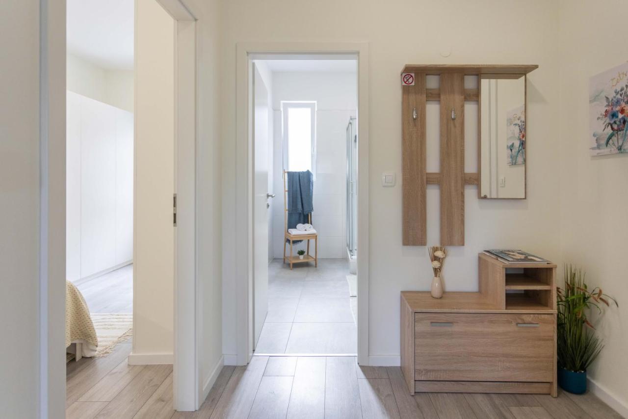 Bright And Modern Apartments In City Center 자그레브 외부 사진