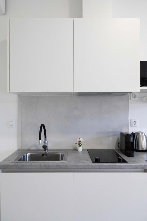 Bright And Modern Apartments In City Center 자그레브 외부 사진