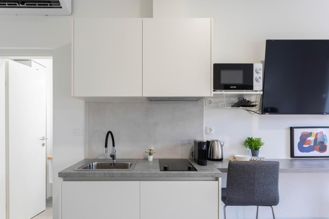 Bright And Modern Apartments In City Center 자그레브 외부 사진