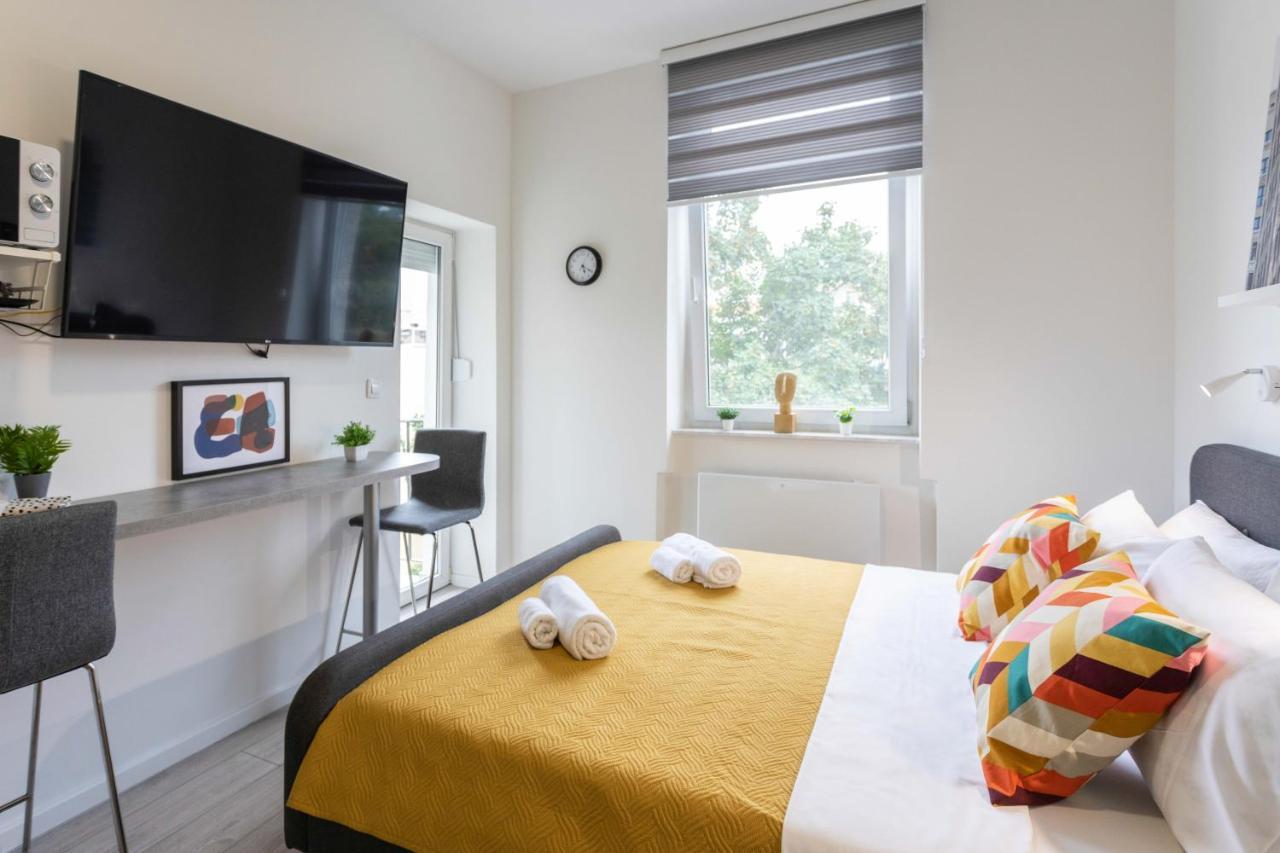 Bright And Modern Apartments In City Center 자그레브 외부 사진