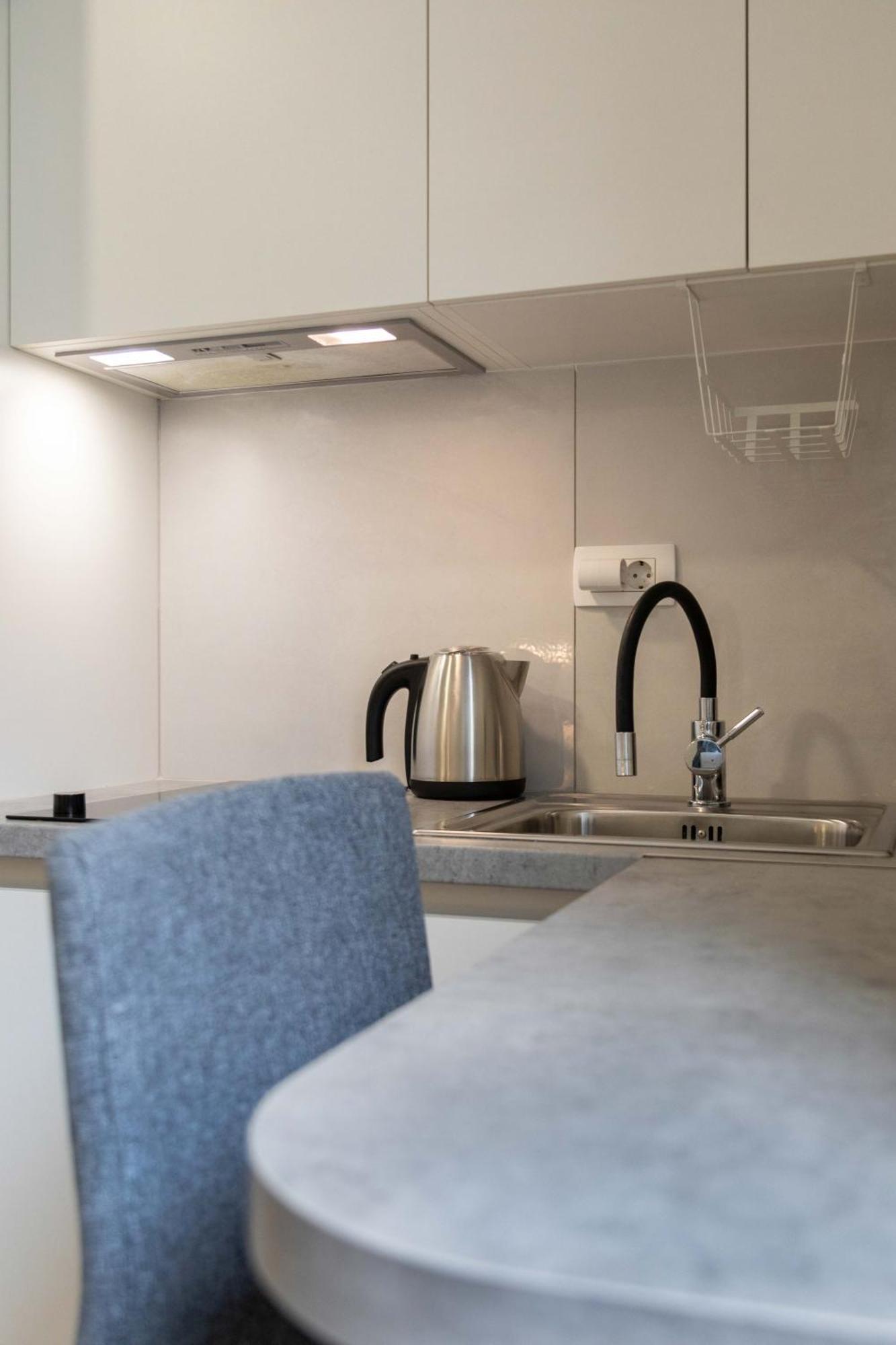 Bright And Modern Apartments In City Center 자그레브 외부 사진