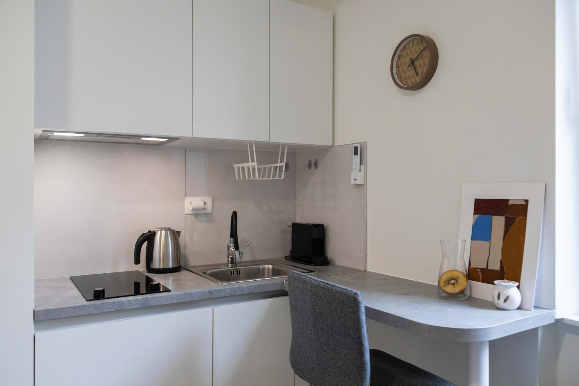 Bright And Modern Apartments In City Center 자그레브 외부 사진