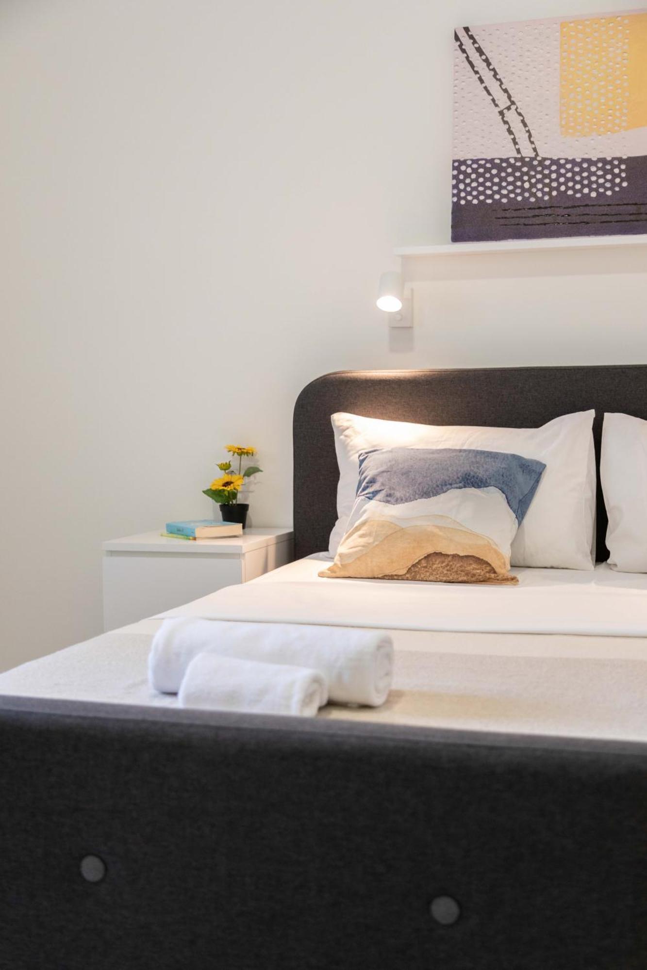 Bright And Modern Apartments In City Center 자그레브 외부 사진