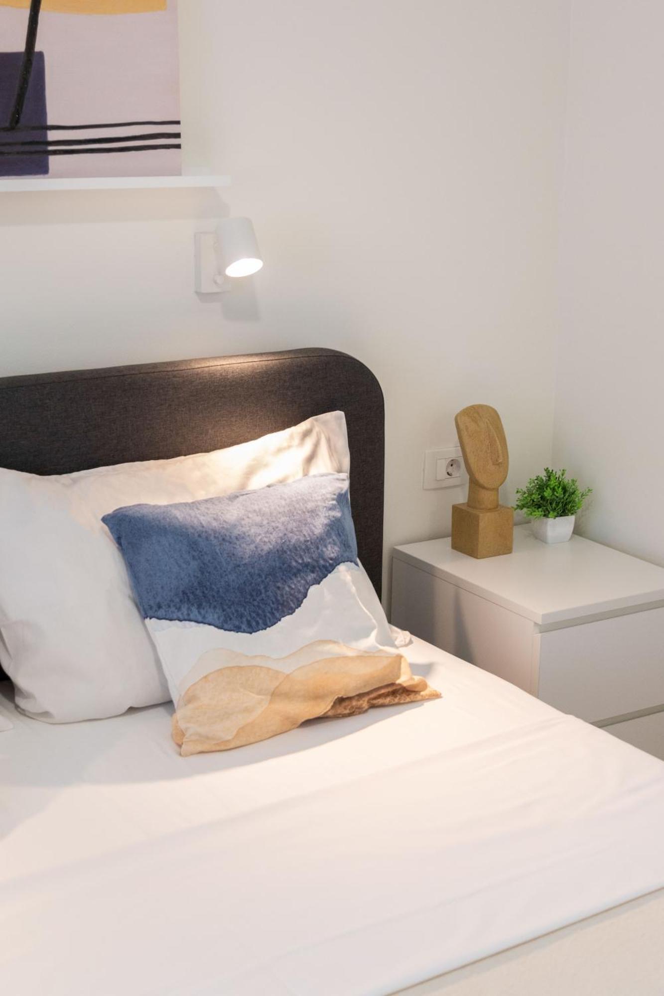 Bright And Modern Apartments In City Center 자그레브 외부 사진